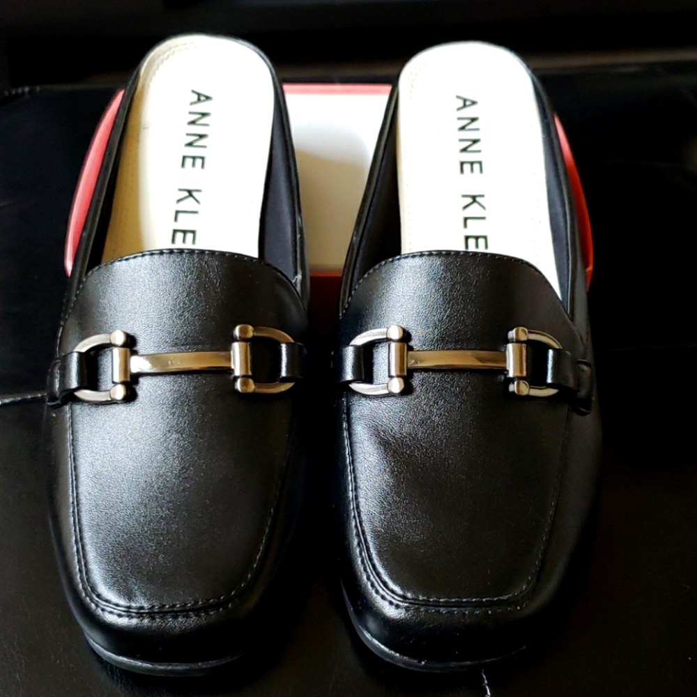 Anne Klein, size 7, iflex black shoes